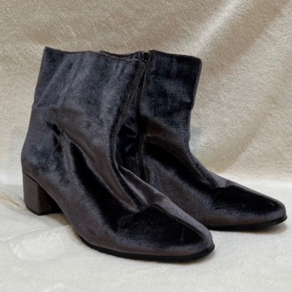 CL Chinese Laundry Velvet Ankle Bootie - Picture 1 of 6